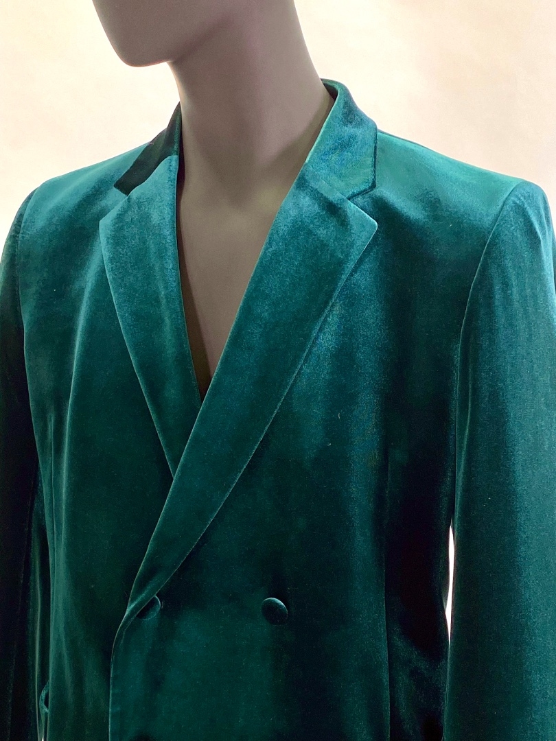 Зеленый бархатный двубортный пиджак