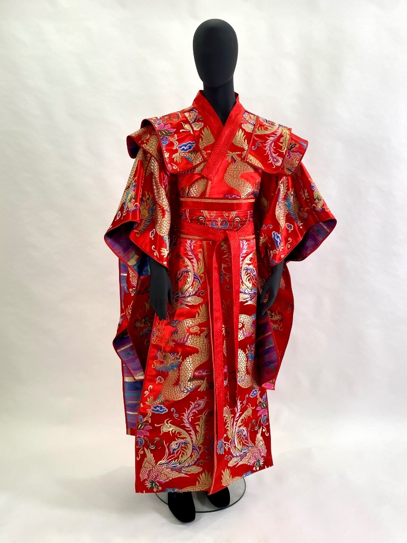 Красное мужское кимоно в китайском стиле